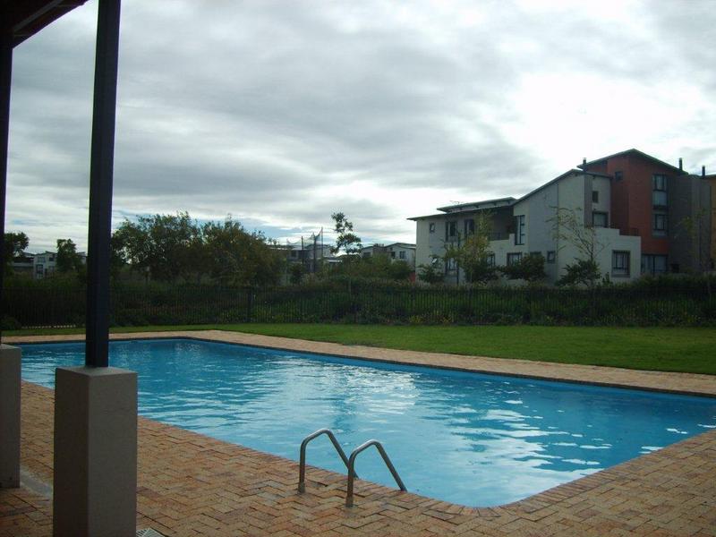 To Let 2 Bedroom Property for Rent in Somerset West Western Cape